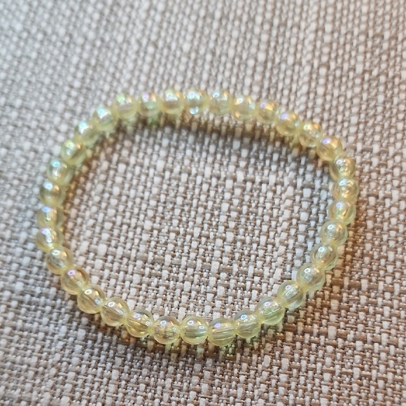 Hand Crafted Jewelry - Elegant yellow Beaded Bracelet